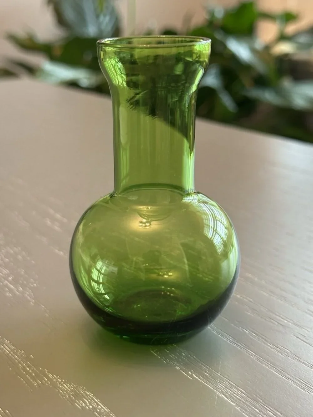 Emerald Green Miniature Blown Glass Bud Vase Onion Bulb Base Pontil Mark 3.75